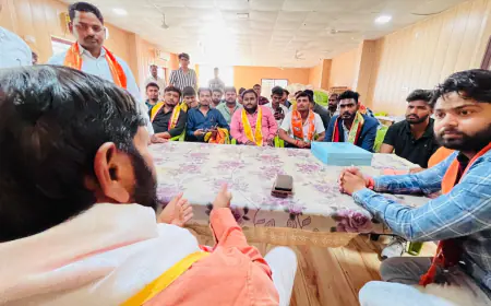 सैकड़ो सपा युवा नेताओं ने थामा भाजपा का दामन