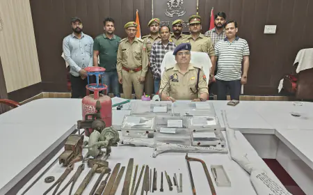 एटा पुलिस ने पांचवीं असलाह फैक्ट्री का किया भण्डाफोड़, 7 तमंचे एक रायफल सहित गिरफ्तार