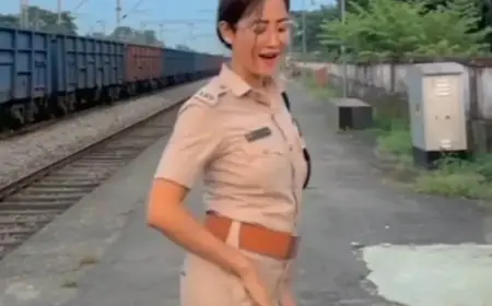 Lucknow :  रेलवे स्टेशन पर पुलिस वाली का डांस,  मुझे जेल जाना है वायरल