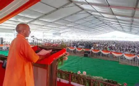 दंगा, कर्फ्यू जमाने की बात, अब है विकास का साम्राज्य: CM योगी