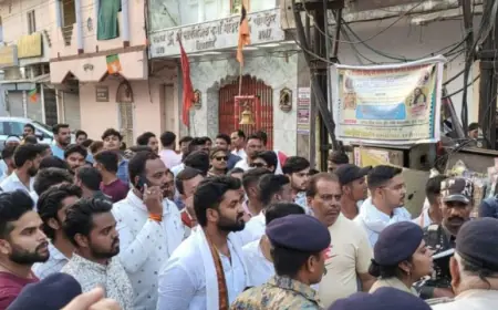 जबलपुर में BJP-Congress कार्यकर्ता हुए आमने-सामने, मौके पर पुलिस ने हालात को संभाला