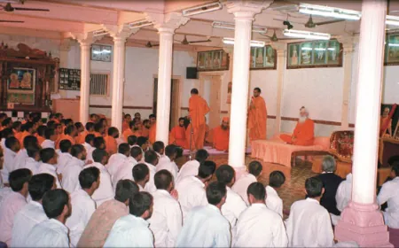 विषय आमंत्रित रचना - साधु - साध्वियों का आकर्षण