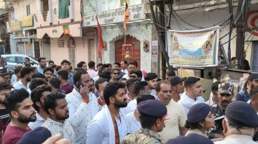 जबलपुर में BJP-Congress कार्यकर्ता हुए आमने-सामने, मौके पर पुलिस ने हालात को संभाला