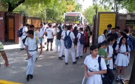 Delhi Bomb Threats: दिल्ली-NCR के 60 से ज्यादा स्कूलों को  बम से उड़ाने को मिले धमकी भरे ईमेल