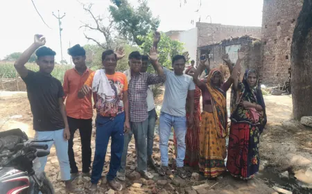 खस्ताहाल शौचालय ब दुर्दशाग्रस्त गलियां,घरों में घुस रहा नाले का गंदा पानी