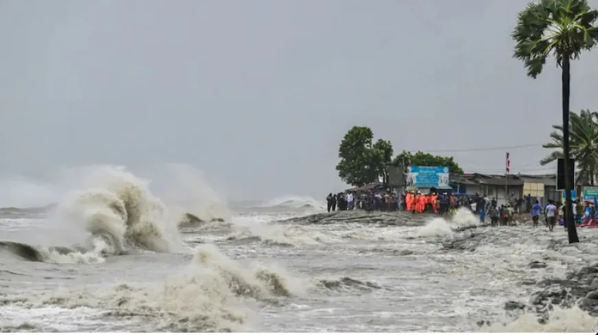 Heavy rain, gusty winds batter Kolkata as catastrophic Cyclone ‘Remal’ makes landfall in coastal areas | Watch