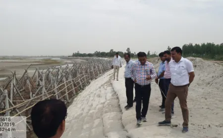 बाढ़ की स्थितियो को लेकर सिंचाई विभाग के अधिकारियों ने कटरी क्षेत्र में पार्कों पाइन का निरीक्षण किया जल्द कार्य  कराने के निर्देश