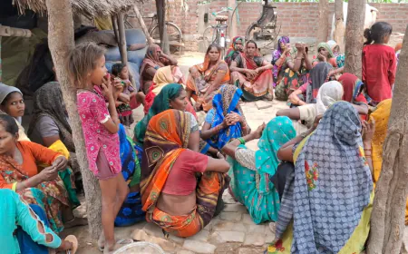 किशोरी  गले में रस्सी का फंदा लगाकर   झूली