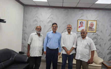 एयरपोर्ट के नये डायरेक्टर योगेन्द्र तोमर ने सिविल सोसायटी ऑफ़ आगरा के प्रतिनिधि मंडल द्वारा शिष्टाचार मुलाकात