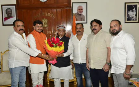 कासगंज के समाजसेवी ने हिमाचल के राज्यपाल से की मुलाकात