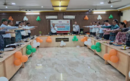 कासगंज मुख्य विकास अधिकारी द्वारा संचारी रोग नियंत्रण अभियान की शपथ दिलाई गई।