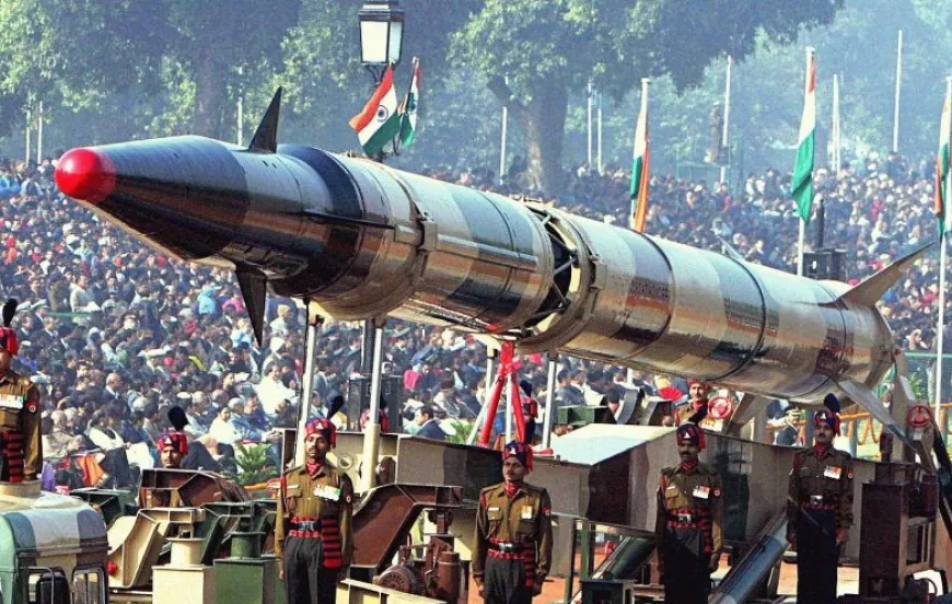 भारत के पास अब पाकिस्तान से ज़्यादा परमाणु हथियार