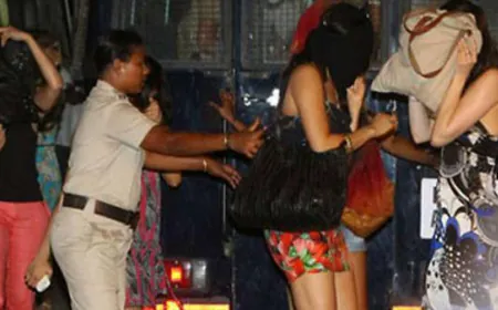 Rave PartY Raid News: अमीर मां-बाप के बिगड़ैल बेटे-बेटियां, ऋषिकेश में 7 लड़कियों के साथ 30 लड़के गंदा काम करते पकड़े