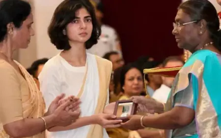 Captain Anshuman Singh:  बहू बेटे के सारे मेडल लेकर चली गई, शहीद के मां बाप