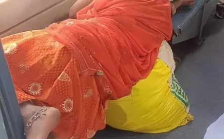 करम फूट गये मेरे। कैसा लीचड़ और कंजूश खसम मिला है!