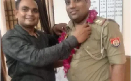 हिस्ट्रीशीटर ने नवागत थानाध्यक्ष को पहनाई माला, हो गए लाइन हाजिर