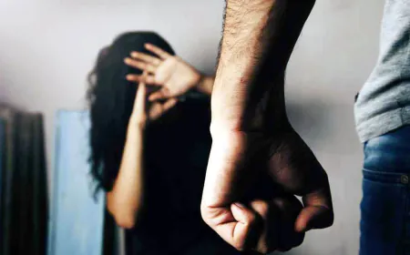 UP Crime :  माँ के सामने बेटी से गैंगरेप, घर मे नहीं हैं शौचालय? घर से बाहर गई शौच को