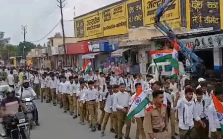 Kasganj news कारगिल विजय दिवस की पूर्व संध्या पर शहीदों को किया याद,कासगंज में निकाला गया मशाल जुलूस।