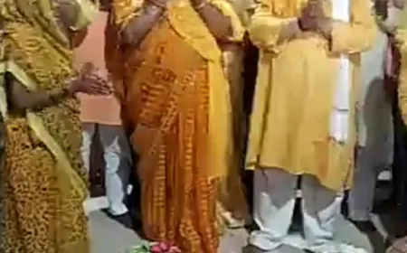 शमसाबाद में हिंदुओं का ऐतिहासिक मंदिर चौमुखी महादेव शिवलिंग का रुद्राभिसेक