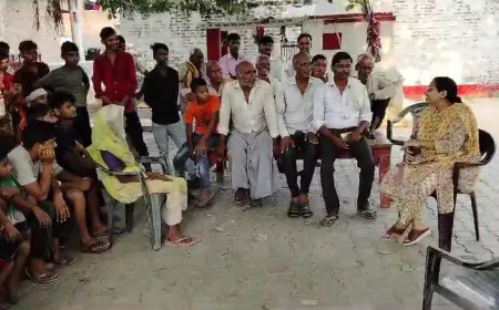 कासगंज सहावर उपजिलाधिकारी ने बाढ़ चौपाल लगाकर लोगों की जनसमस्याओं को  सुना।