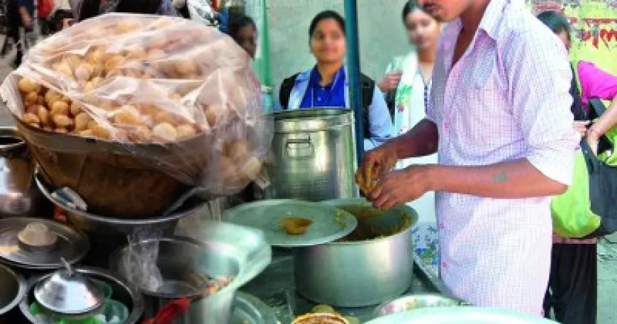 गोलगप्पे खाकर लड़की को हुआ प्यार, बेचने वाला लेकर फरार