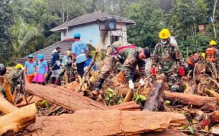 Wayanad Landslides Update केरल में भारी बारिश के चलते 308 लोगों की जान गई, राहुल प्रियंका पहुंचे