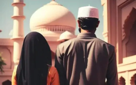 पड़ोसी हिन्दू लड़की को लेकर भाग गया सद्दाम, लोगों ने घर दुकान में लगाई आग, 3 पुलिसकर्मी निलंबित