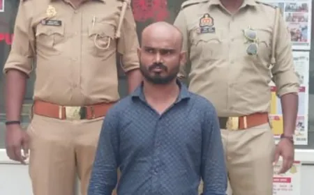 थूक से मसाज करने वाला रॉयल हेयर कटिंग संचालक गिरफ्तार*