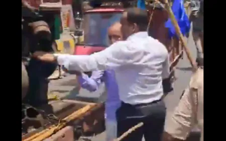 भारत बंद के दौरान सिपाही ने SDM को जड़ दी लाठी?