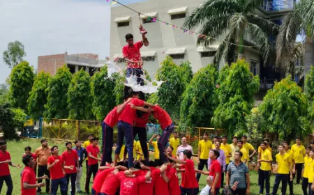 ए पी पब्लिक स्कूल में जन्माष्टमी के उपलक्ष में इंटर हाउस दहीहंडी प्रतियोगिता का आयोजन हुआ