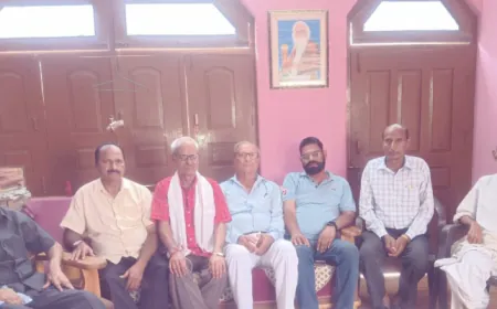 पीर पर्वत सी पराई हो गई अब तो पिघलनी चाहिए, कोई गंगा निकलनी चाहिए