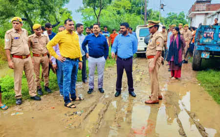 जिलाधिकारी ने अधिशासी अभियंता सिंचाई को नहर पुल पर लगे बंद को हटाने एवं गांव में जलभराव को दृष्टिगत बेहतर व्यवस्था सुनिश्चित करने के निर्देश