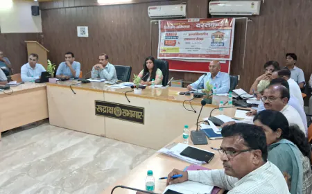 Kasganj news जिलाधिकारी की अध्यक्षता में  जिला स्वास्थ्य समिति एवं संचारी रोग नियंत्रण/दस्तक अभियान की बैठक हुई आयोजित