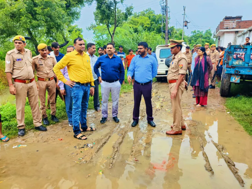 जिलाधिकारी ने अधिशासी अभियंता सिंचाई को नहर पुल पर लगे बंद को हटाने एवं गांव में जलभराव को दृष्टिगत बेहतर व्यवस्था सुनिश्चित करने के निर्देश