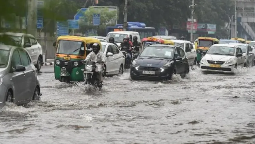 UP Weather: यूपी के 40 जिलों में होगी मूसलाधार बारिश, मौसम विभाग का अलर्ट