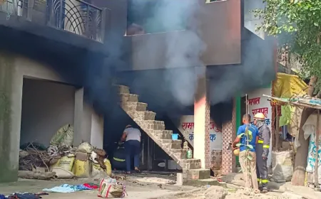 खाना बनाते समय सिलेंडर में लगी आग से जला लाखों रुपए का सामान एवं नगदी।