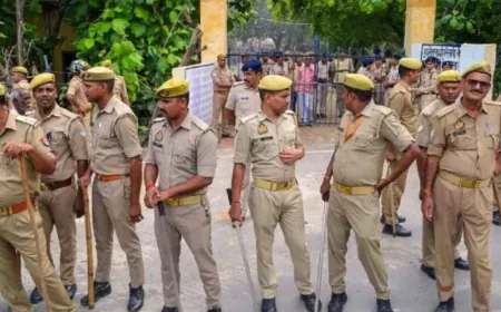 महिला से दारोगा की अभद्र हरकत, शिकायत के बावजूद अधिकारियों ने साधी चुप्पी