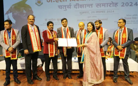 जे०एस० विश्वविद्यालय, शिकोहाबाद में चतुर्थ दीक्षान्त समारोह का आयोजन किया गया।