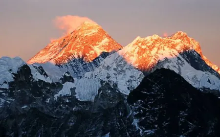 Kavita: मैं हिमालय हूँ।