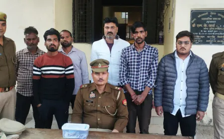 Etah जुआ खेलते हुए  6 जुआरियों को 14800 रुपए सहित गिरफ्तार