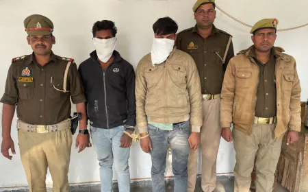 Farrukhabad News :  व्यापारी की लूट के मामले में दो लुटेरों को नगदी तमंचा व बाइकों सहित गिरफ्तार