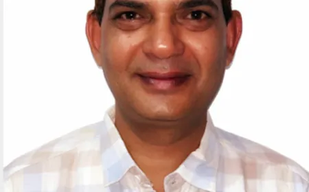 हजारों जवाबों से अच्छी है मेरी खामोशी...न जाने कितने सवालों की आबरू रखी