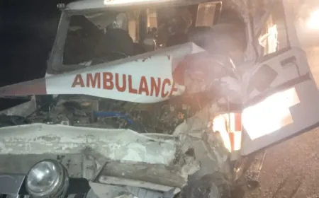 मरीज सहित कई घायल: ट्रैक्टर से टकराई एम्बुलेंस