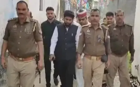 मजदूर युवक ने ऐसा किया काम अफसर करने लगे सलाम, राज खुला तो मचा हड़कंप