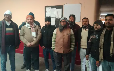 सभासदों ने कर वृद्वि व नए कर को लेकर तहसील परिसर मे किया विरोध प्रदर्शन