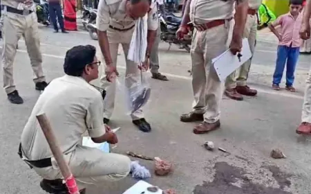 UP Crime : नेताजी के पहले पैर छुए फिर ताबड़तोड़ किया चाकू से हमला