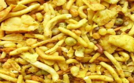 Agra News : हींग की नमकीन की बिक्री पर लगी रोक, खाने वाले जानलें