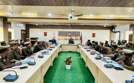 Kasganj news अपर पुलिस अधीक्षक कासगंज द्वारा सुरक्षा व्यवस्था ड्यूटी में लगे पुलिस बल की गोष्ठी कर किया गया ब्रीफ