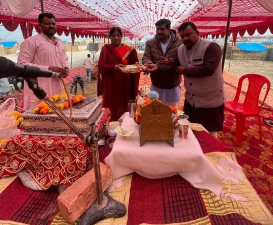 शमशाबाद ढाई घाट मेला में स्वर्गीय पिक्कू बाबू जी के पंडाल में श्रीमद् भागवत कथा एवं रासलीला का हवन पूजन कर किया शुभारंभ