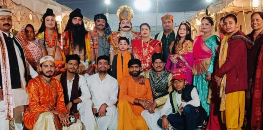 महाकुम्भ में हुनर दिखा कर वापस लौटे फर्रुखाबादी कलाकार